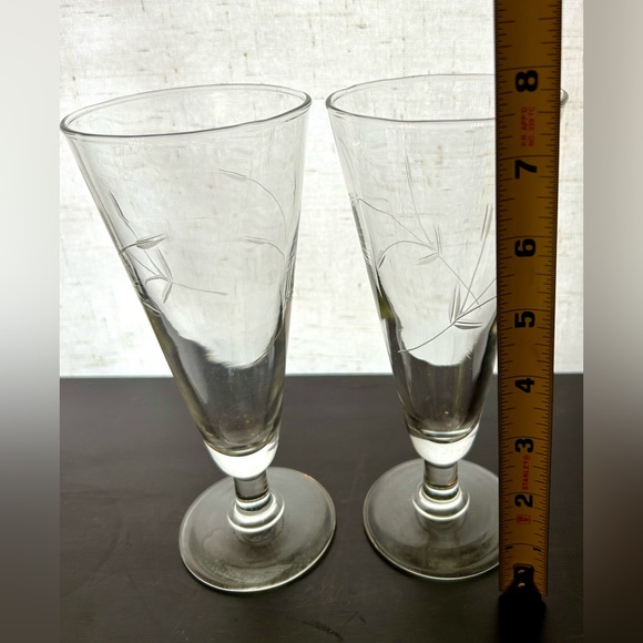 2 Fostoria etched, wheat pattern, Pilsner glasses. - Picture 6 of 9